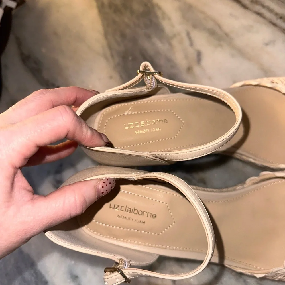 Liz Claiborne Size 11 Women's Cream Espadrille Wedge Sandals with Ankle Strap